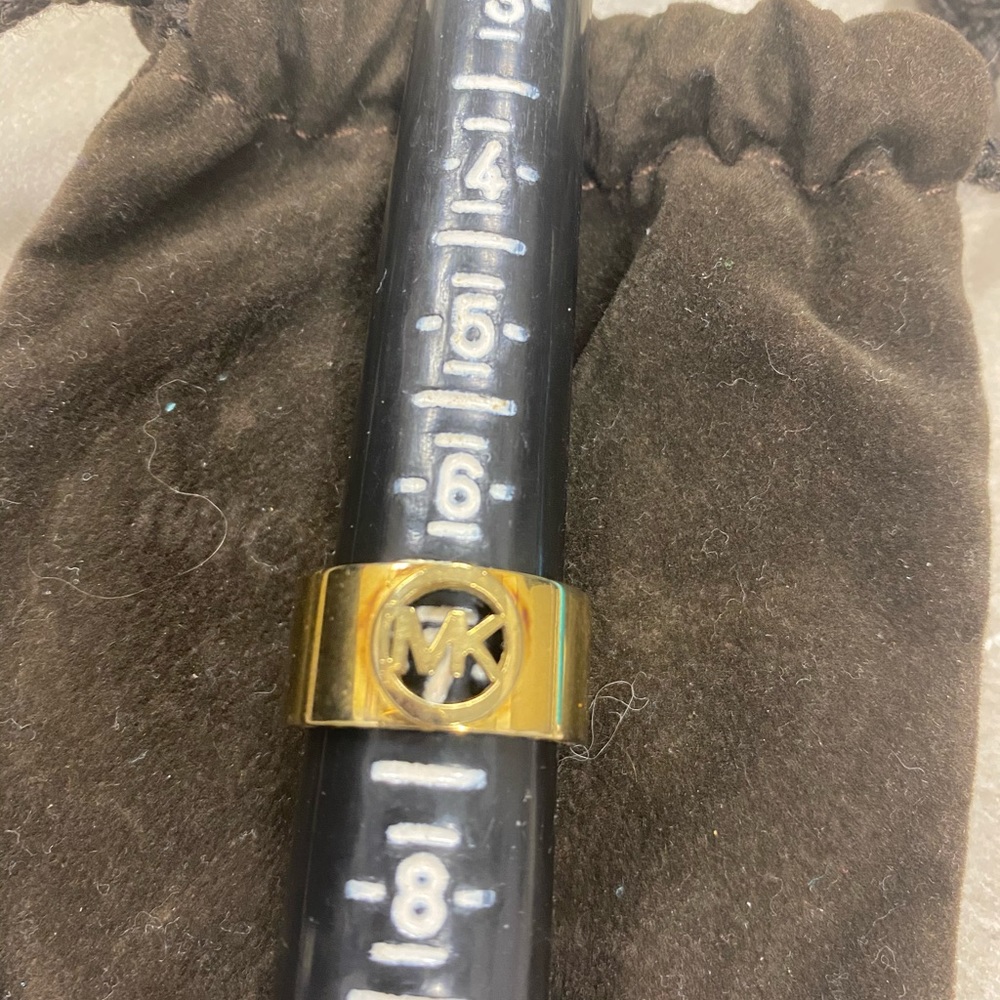 So 7 Michael Kors ring